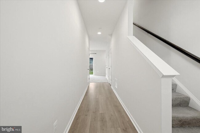 Building Photo - 246 Norland Knoll Dr