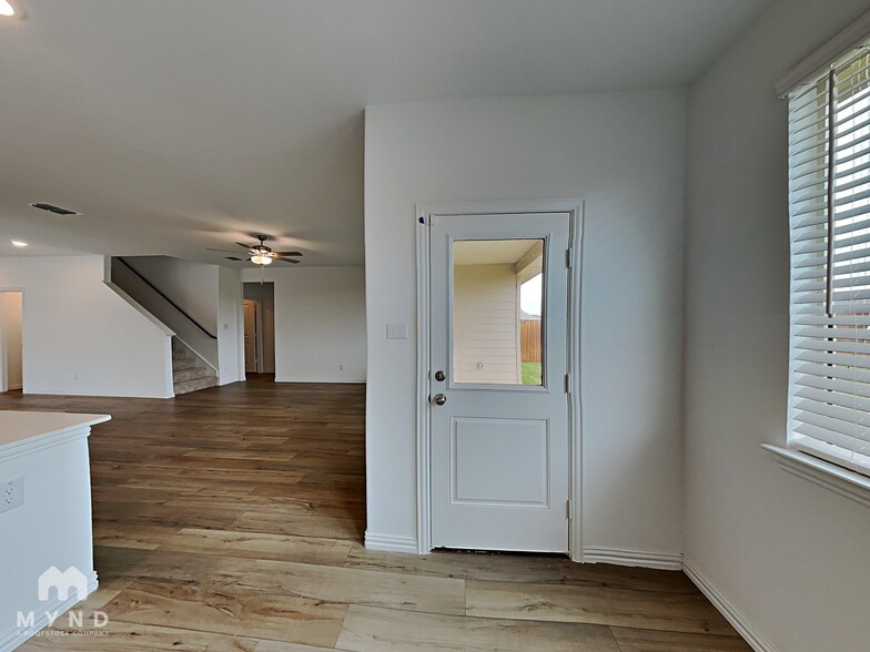 Building Photo - 7900 Green Heron Dr