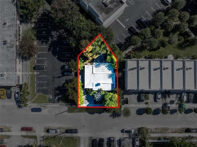 Building Photo - 12125 NE 5th Ave