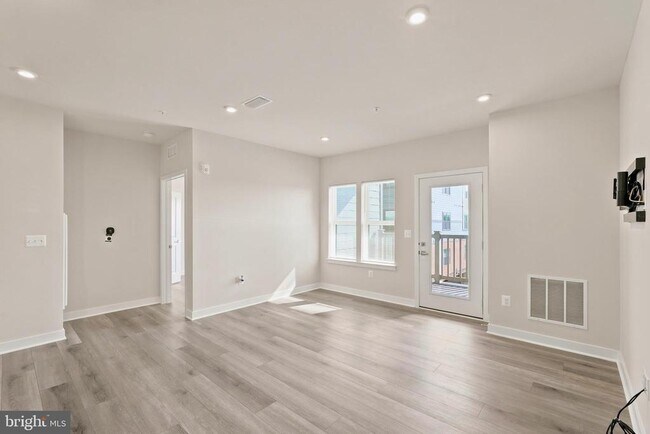 Building Photo - 4399 Peach Lily Ln