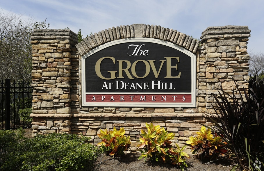 Entrance - Grove at Deane Hill