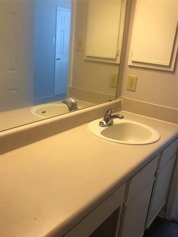 Building Photo - 2201 Wolf St