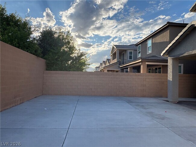 Building Photo - 6583 Dove Pt Pl