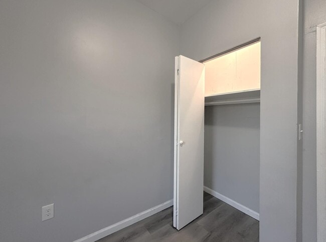 Building Photo - 286 MARTIN LUTHER KING JR Dr