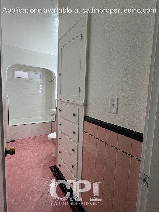 Building Photo - 1529 20th Ave