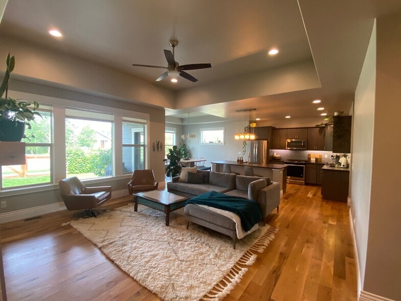 Building Photo - 3319 S 26th Ave