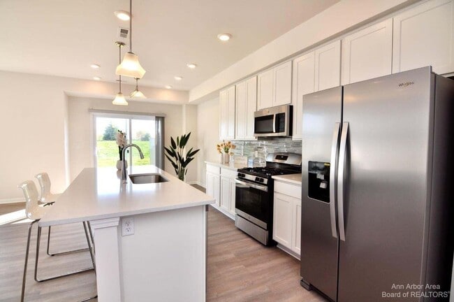 Building Photo - 1104 Salt Springs Dr