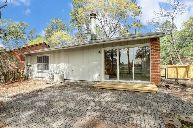 Building Photo - 74 Maple Branch St