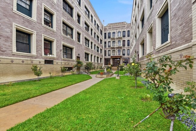 Building Photo - 2121 James M Wood Blvd