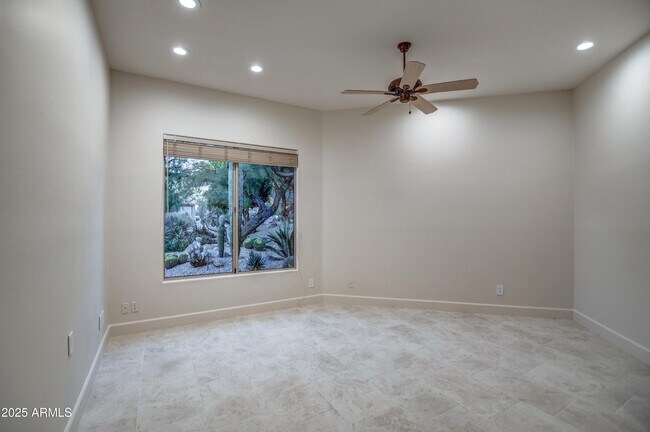 Building Photo - 9671 E Monument Dr