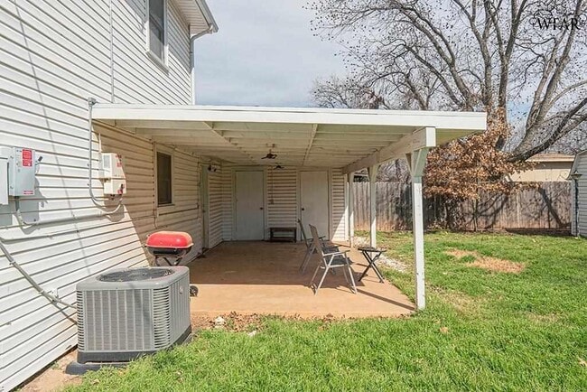 Building Photo - 4711 Balboa Dr