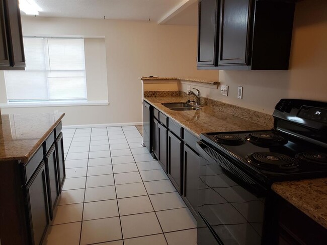 Building Photo - 1326 Blue Diamond Dr