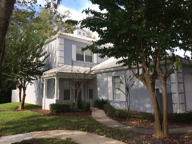 Building Photo - COMING AVAILALBE SOON! Beautiful 2/2 Townh...