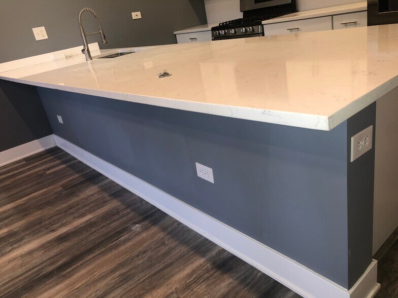 First Floor - 4836 S Michigan Ave