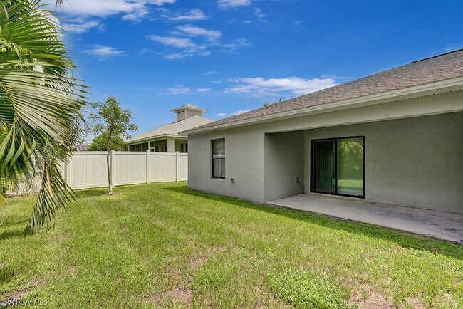 Building Photo - 3910-3912 Southwest 15th Pl-