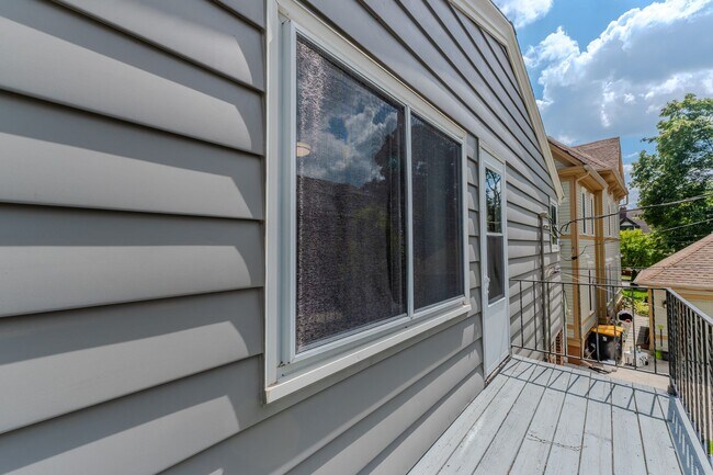 Building Photo - 1619 N 72nd St
