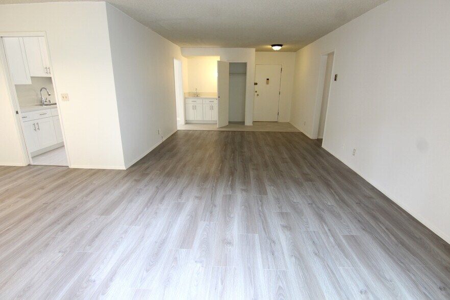 Building Photo - 1825 Glendon Ave