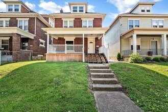 Building Photo - 827 S 22nd St