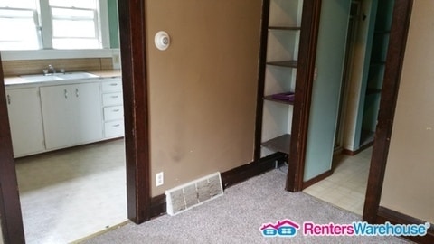 Building Photo - 407 N Elm Ave