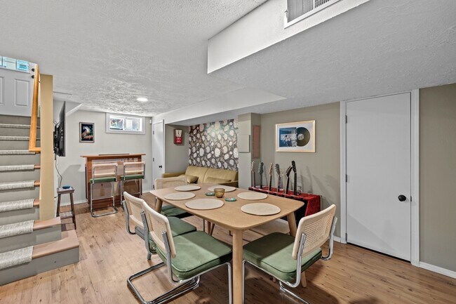 Building Photo - 2808 W Upton Ave