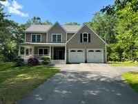 Building Photo - 7 Oak Run