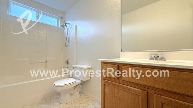 Building Photo - 9640 Peridot Ave