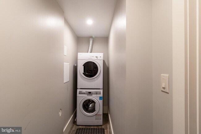 Building Photo - 4514 15th St NW