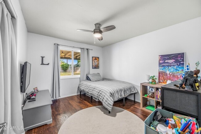 Building Photo - 1831 W Northview Ave