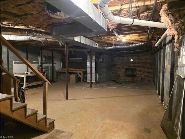 Building Photo - 1085 Brown Rd