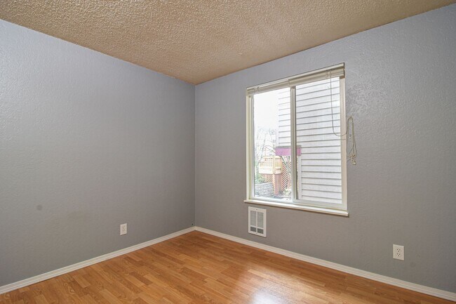 Building Photo - Shoreline Two Bedroom Condo