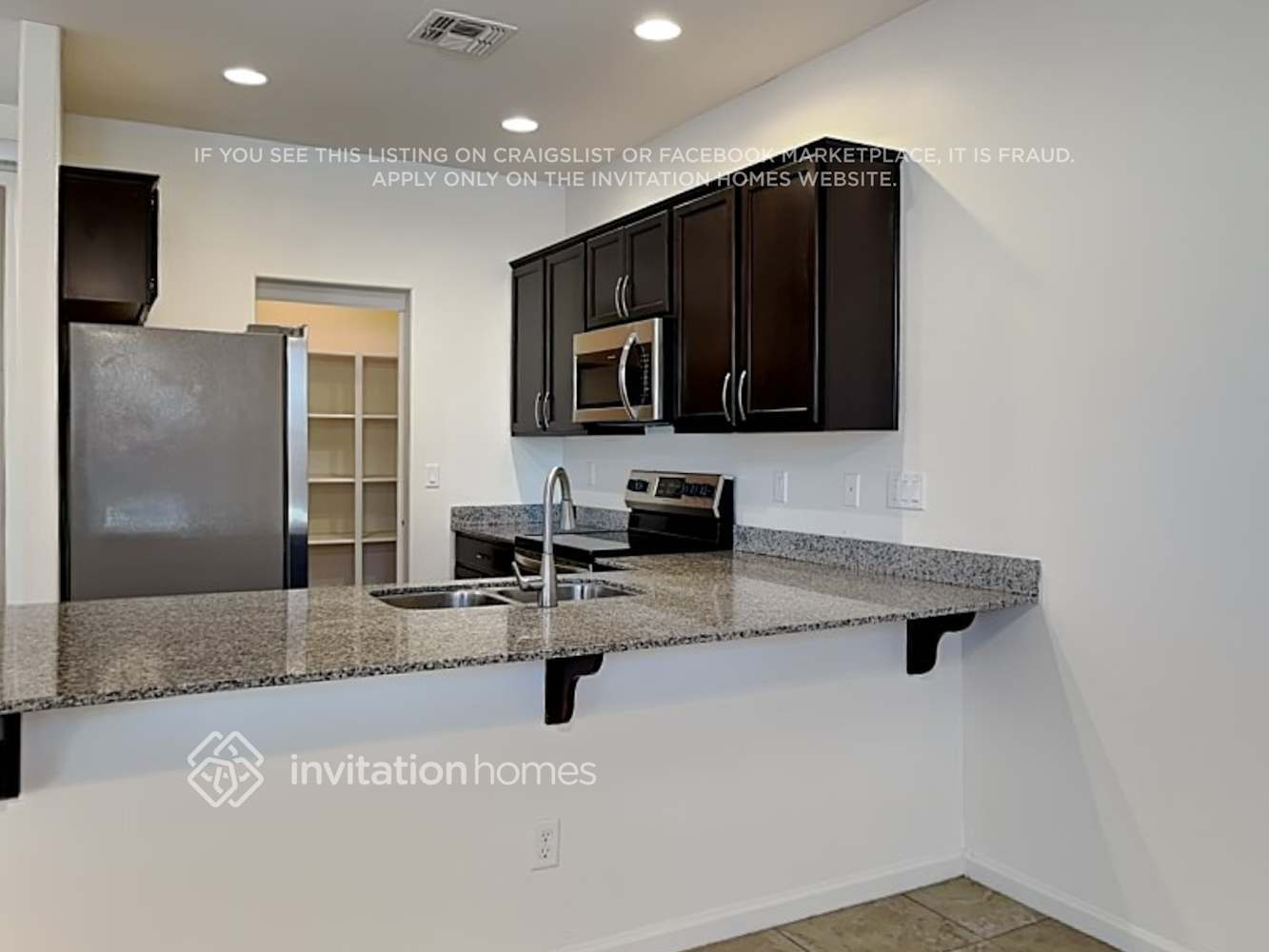 Building Photo - 1443 S Ponderosa Dr