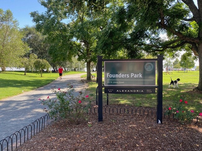 Building Photo - 310 Prince St