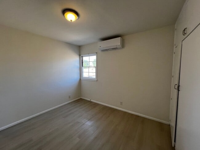 Building Photo - 2 Bedroom 1 Bath Apartment for Rent in Arcadia with New Ductless A/C