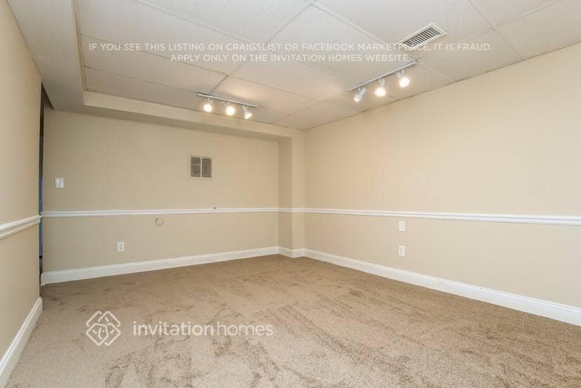 Building Photo - 220 Bethel Dr