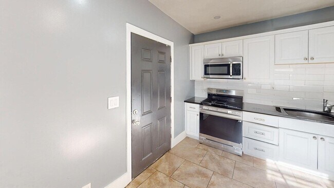 Building Photo - 100 Malden St