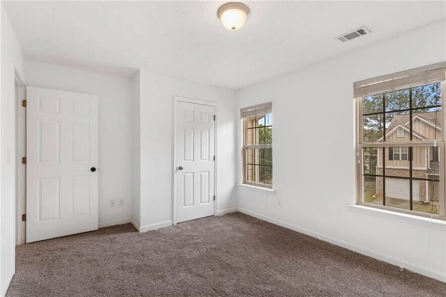 Building Photo - Room in Townhome on Hill Station Ct