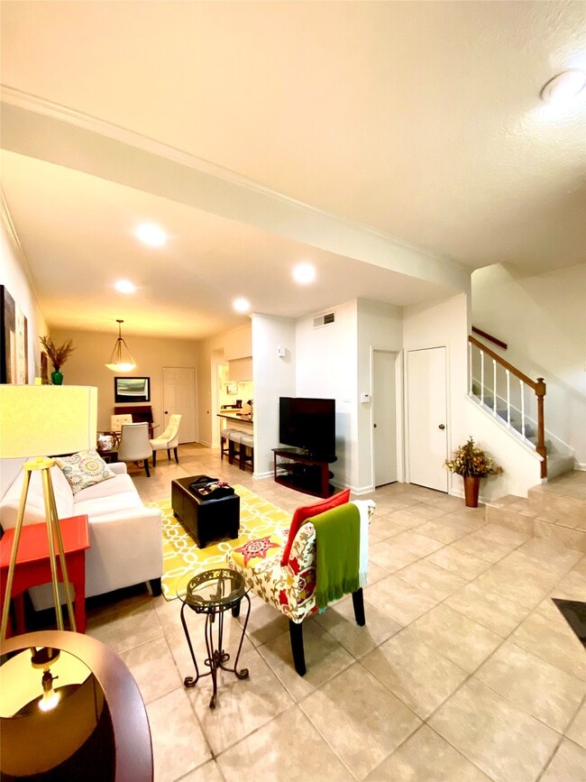 Building Photo - 7350 Kirby Dr