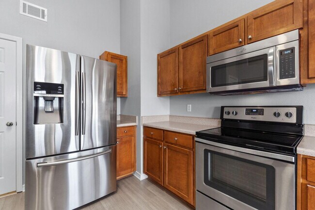 Building Photo - 742 Saltair Ln