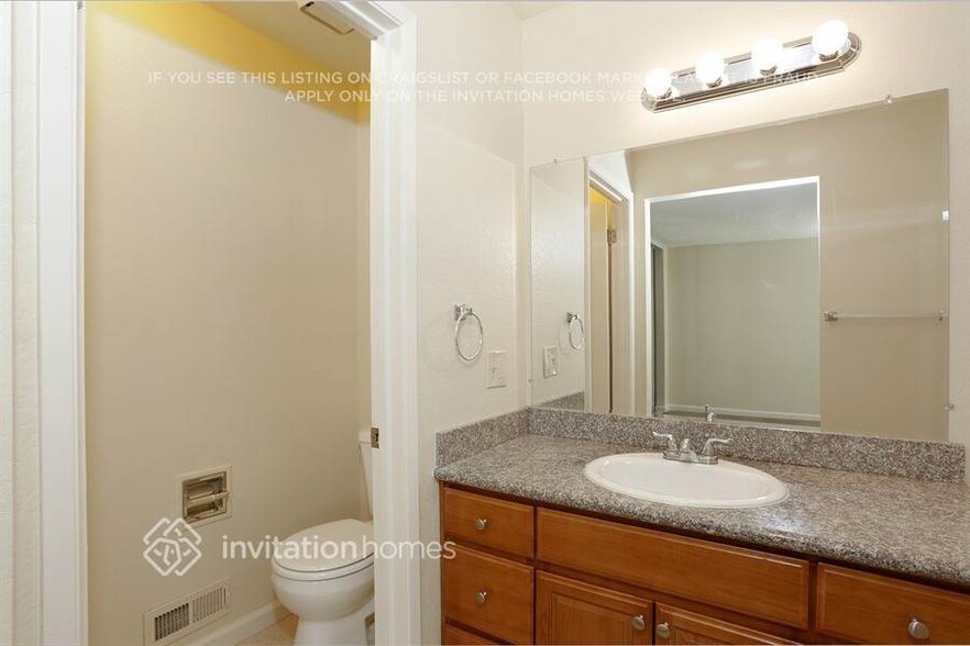 Building Photo - 870 Stoneridge Cir