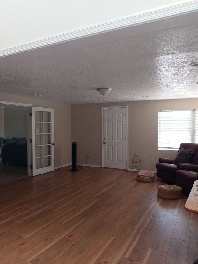 Building Photo - PRICE IMPROVEMENT!! RIO RANCHOAFFORDABLE!!
