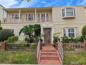 Building Photo - 135 1/2 Canon Drive, Beverly Hills, CA 90212 - 2 BR 2 BA house