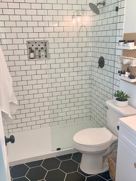 Building Photo - 310 Milam St