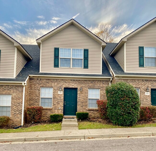 Building Photo - 1106 Oatlands Park
