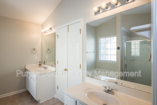 Building Photo - 320 Tuggle Ct