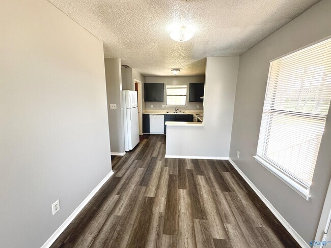 Building Photo - 102 Jodi Dr