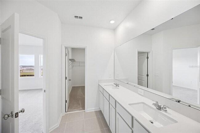 Building Photo - 3007 Maloof Dr