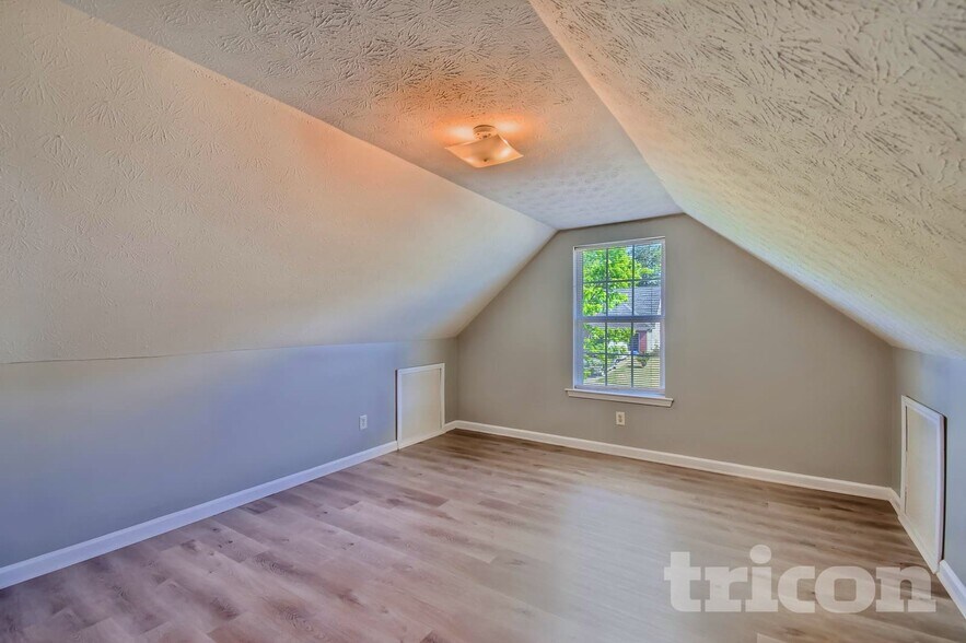 Building Photo - 790 White Dove Dr