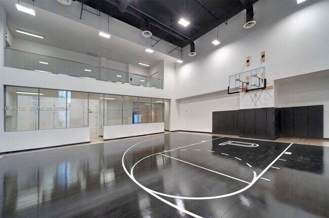 Building Photo - 851 NE 1st Ave