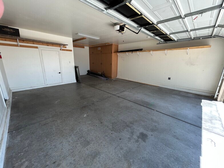 Building Photo - 29431 N 23rd Dr