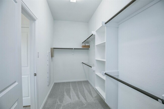 Building Photo - 8726 Fairbrook Dr